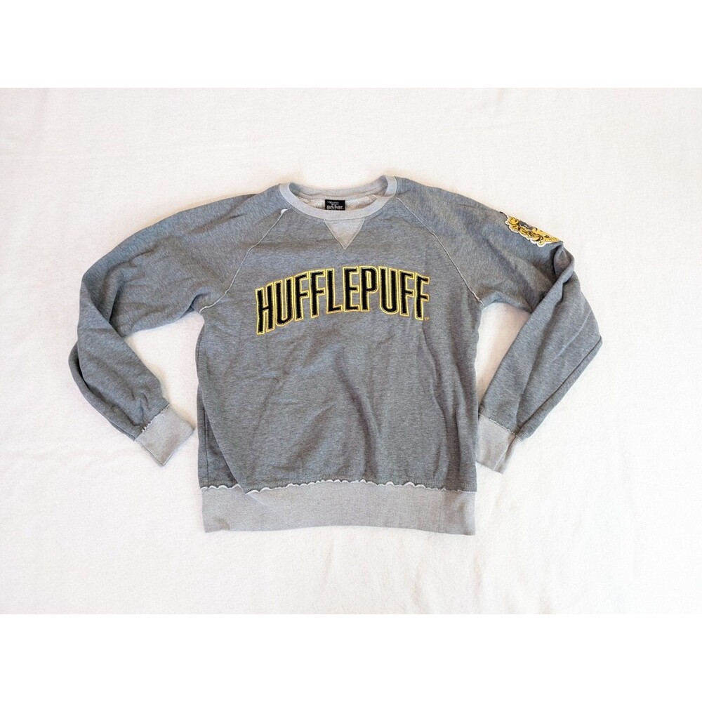 Harry Potter Universal Studios Hufflepuff Size Medium Gray Pullover Sweater